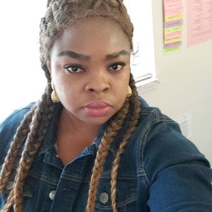 Meet your Posher, Folasade